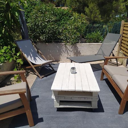 Les Mondes - Appartement Bas De Maison Ensues la Redonne Bagian luar foto