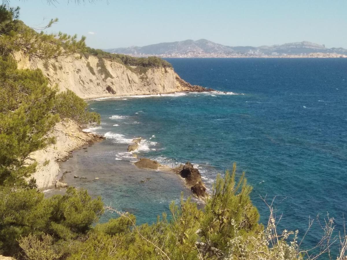 Les Mondes - Appartement Bas De Maison Ensues la Redonne Bagian luar foto