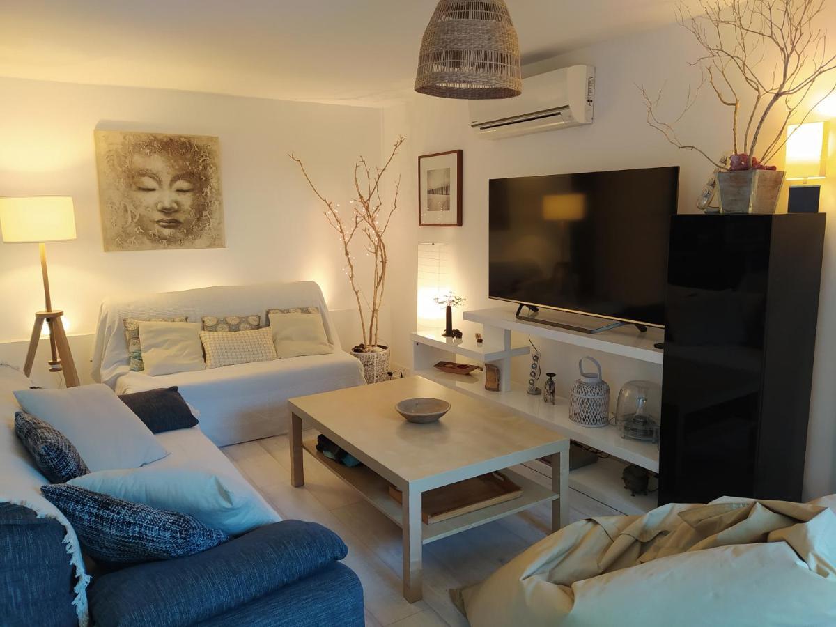 Les Mondes - Appartement Bas De Maison Ensues la Redonne Bagian luar foto