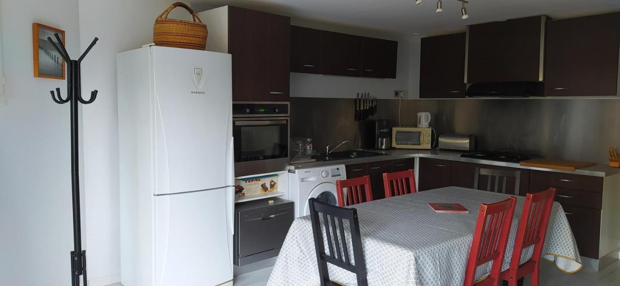 Les Mondes - Appartement Bas De Maison Ensues la Redonne Bagian luar foto