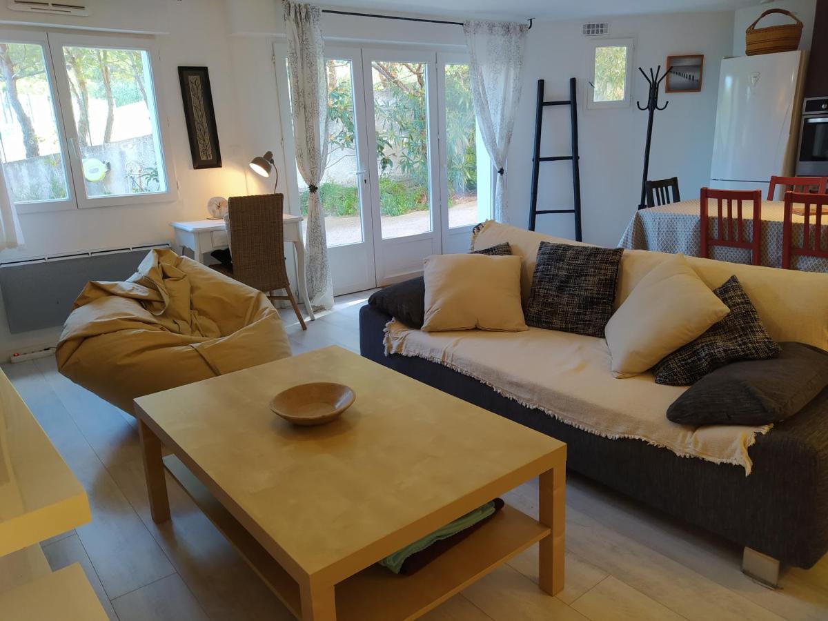 Les Mondes - Appartement Bas De Maison Ensues la Redonne Bagian luar foto