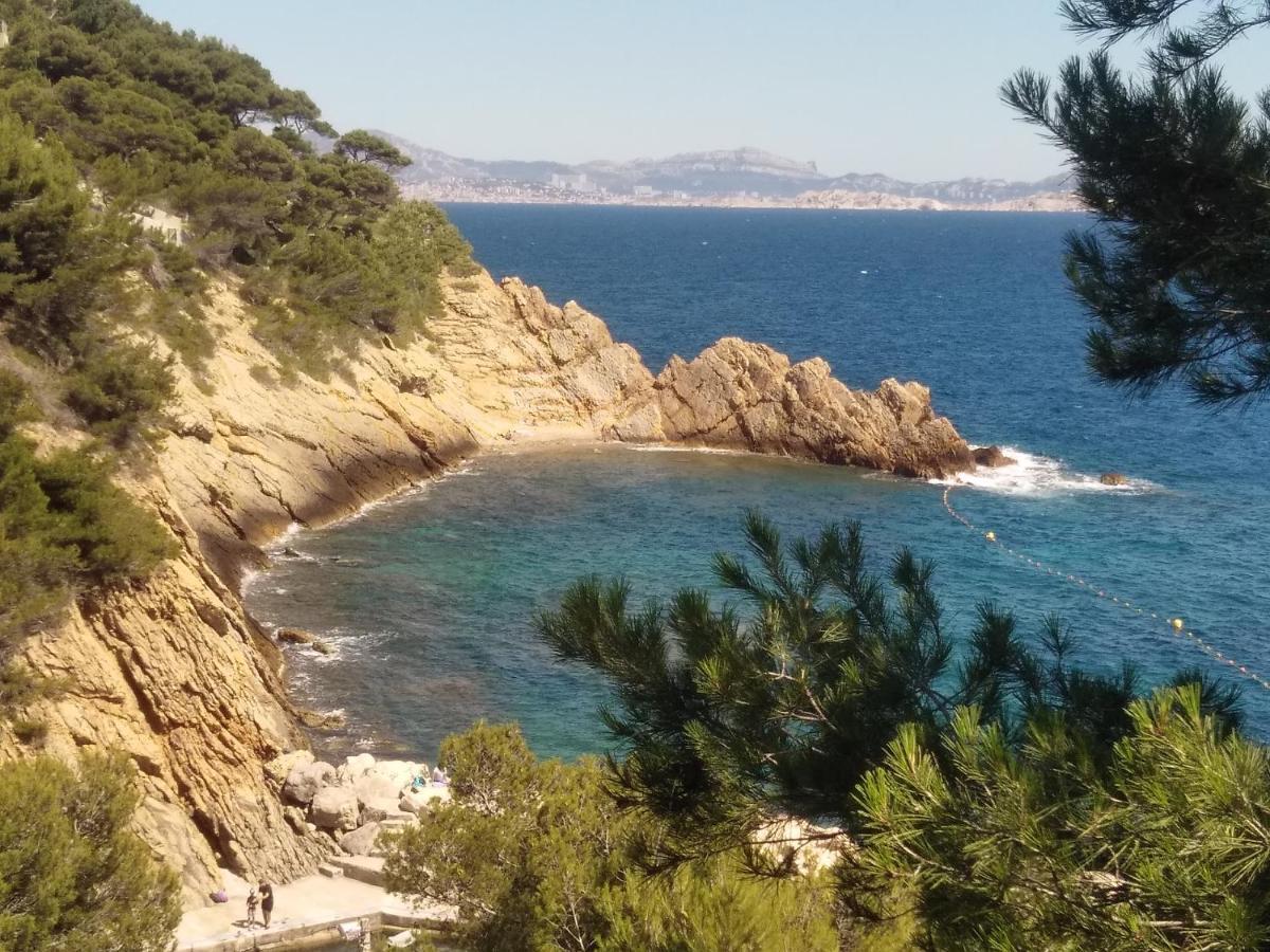 Les Mondes - Appartement Bas De Maison Ensues la Redonne Bagian luar foto