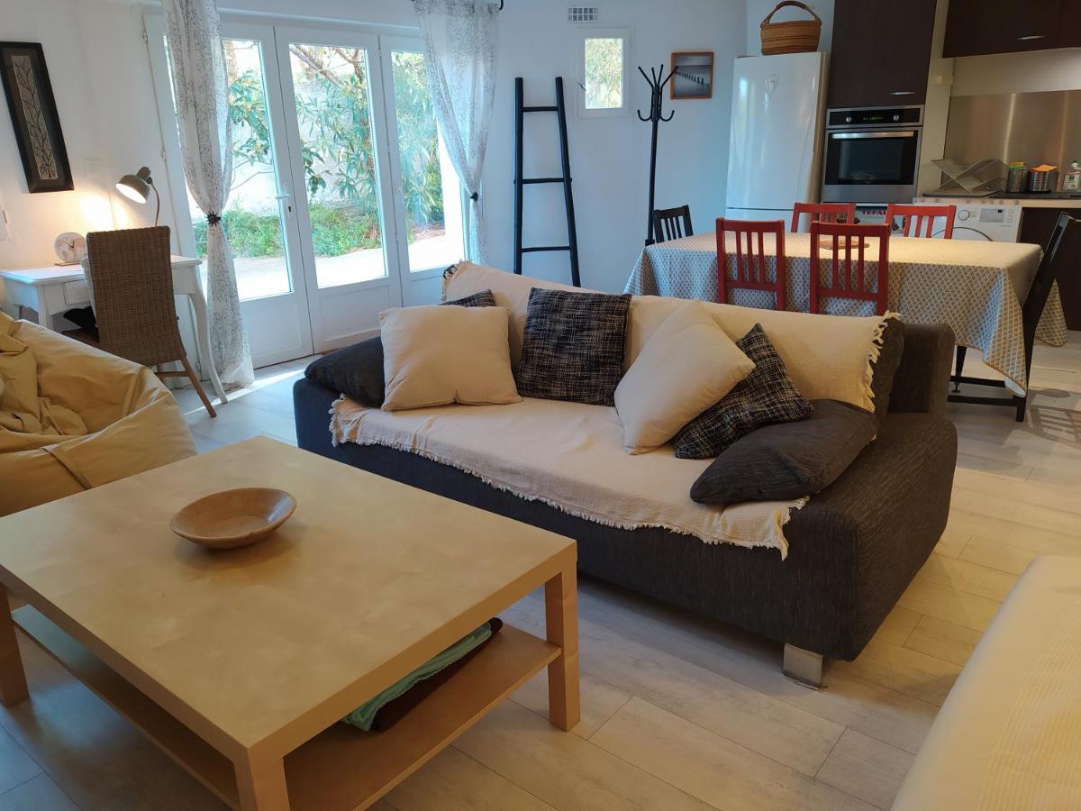 Les Mondes - Appartement Bas De Maison Ensues la Redonne Bagian luar foto