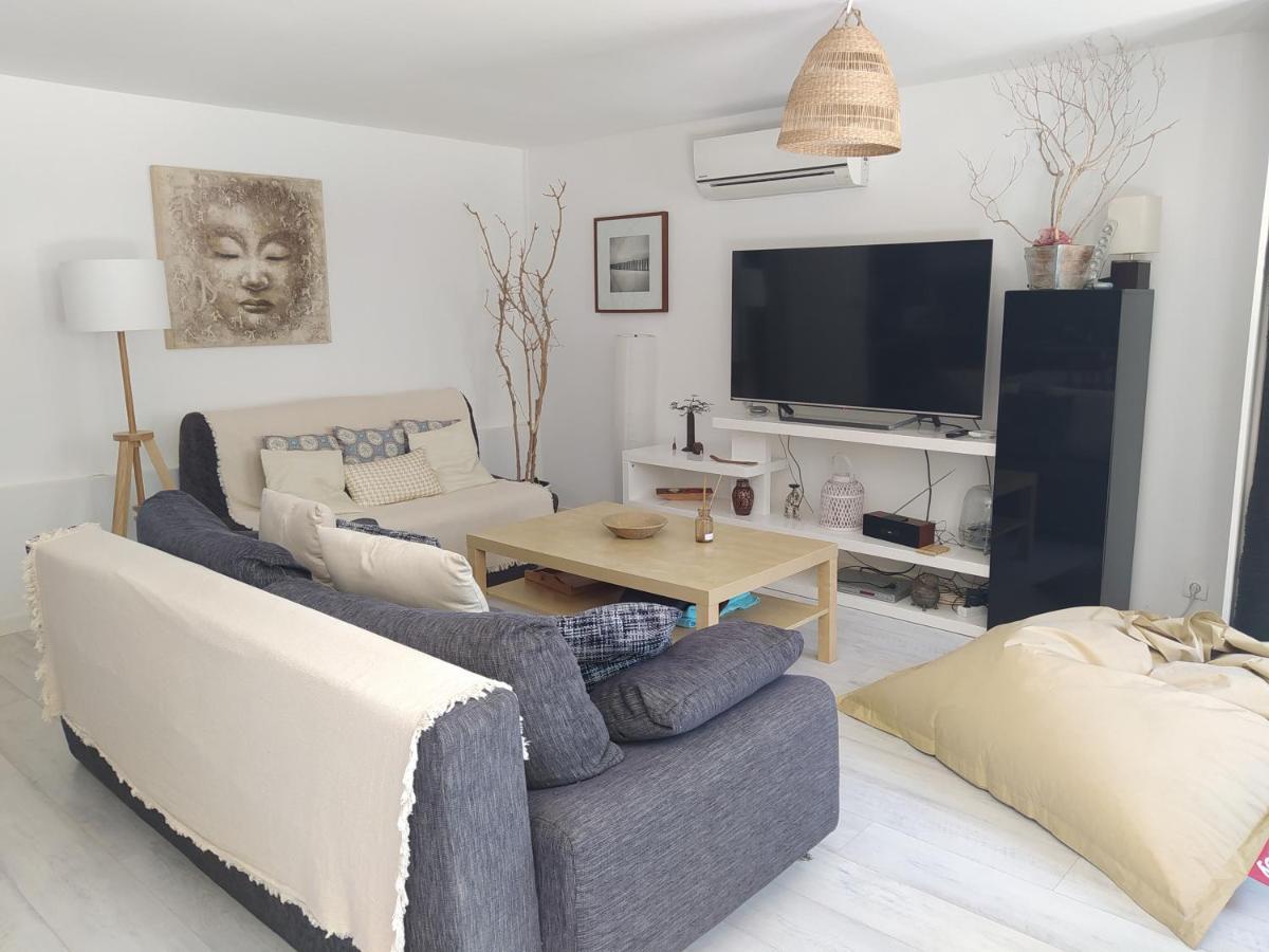 Les Mondes - Appartement Bas De Maison Ensues la Redonne Bagian luar foto