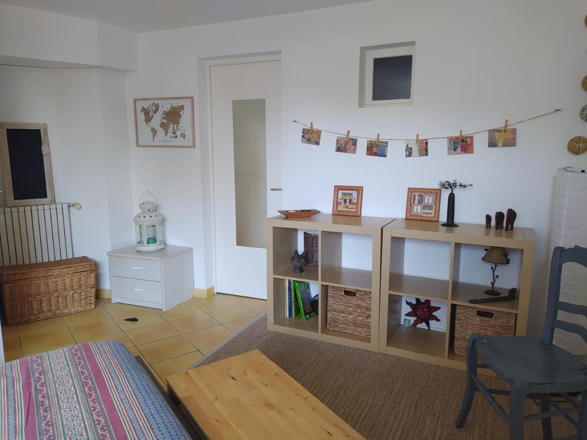 Les Mondes - Appartement Bas De Maison Ensues la Redonne Bagian luar foto