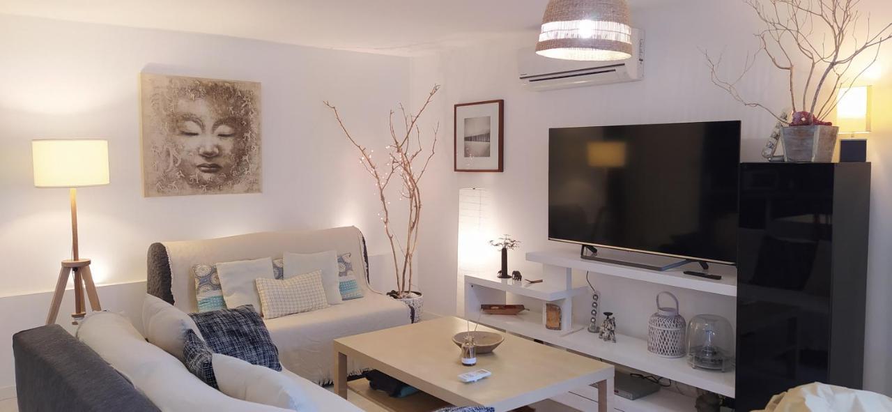 Les Mondes - Appartement Bas De Maison Ensues la Redonne Bagian luar foto